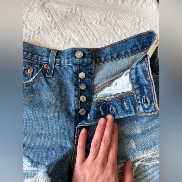 Levi’s 501 Original Fit High-Rise Women’s Jean Shorts in Blue, size 25, NWT! - Picture 11 of 13